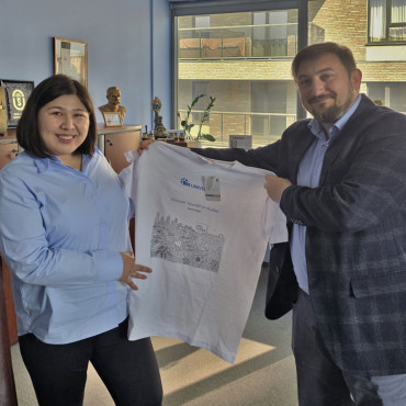 Kazakh Representative Completes Internship at WSG