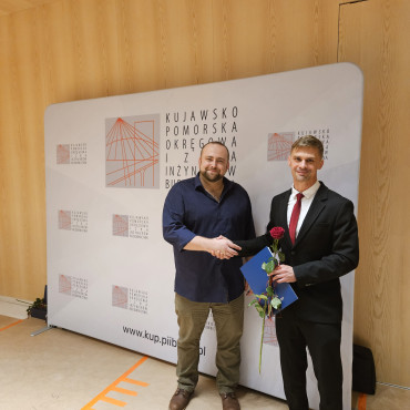 Drewniane konstrukcje na medal! Sukces absolwenta i promotora z WSG